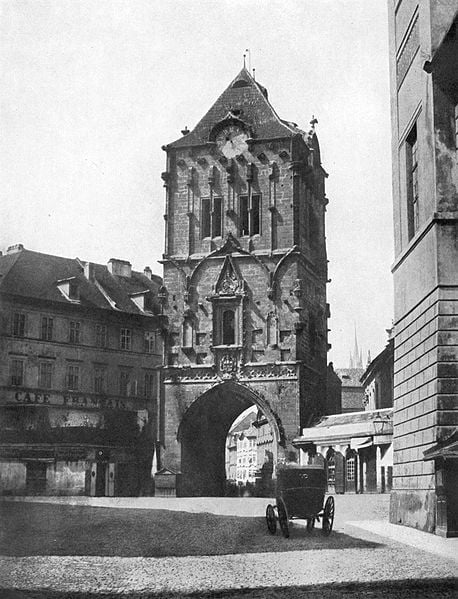 Bilde av Kruttårnet i Praha gammelt bilde