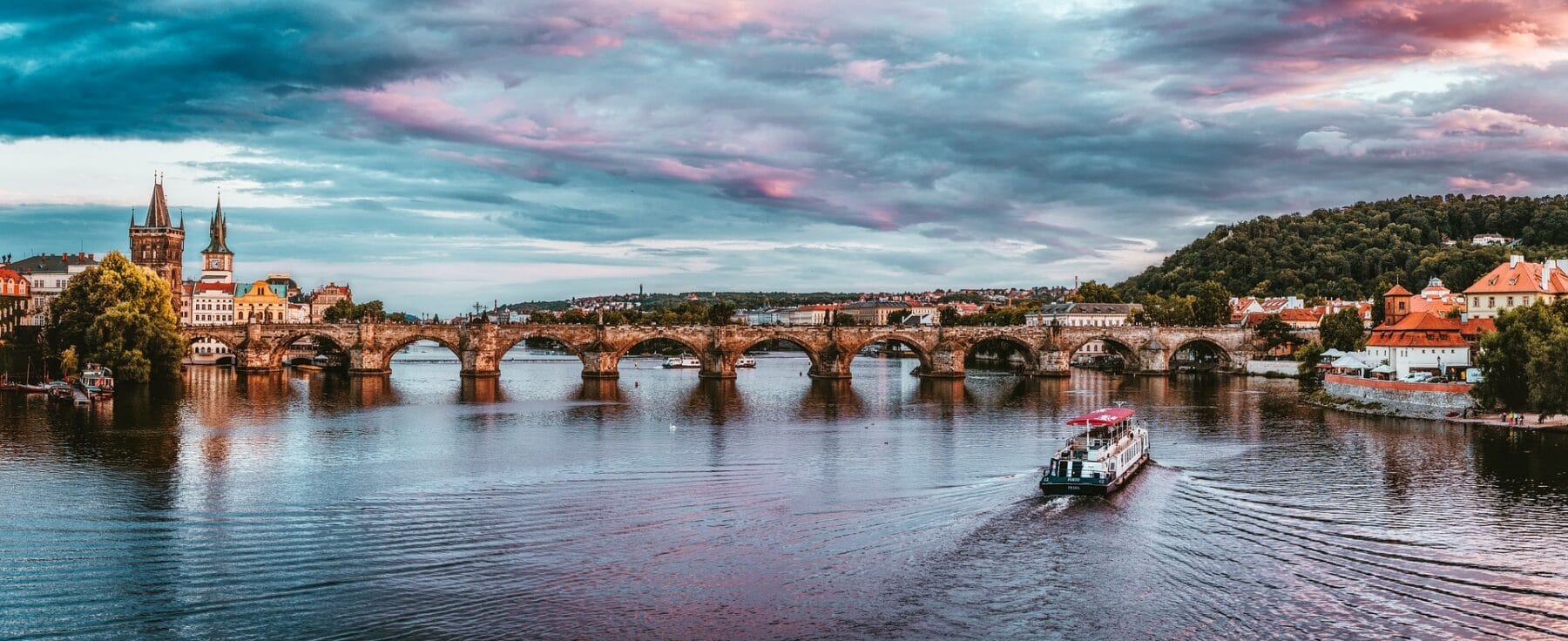 Is it dangerous with river cruises in Prague?